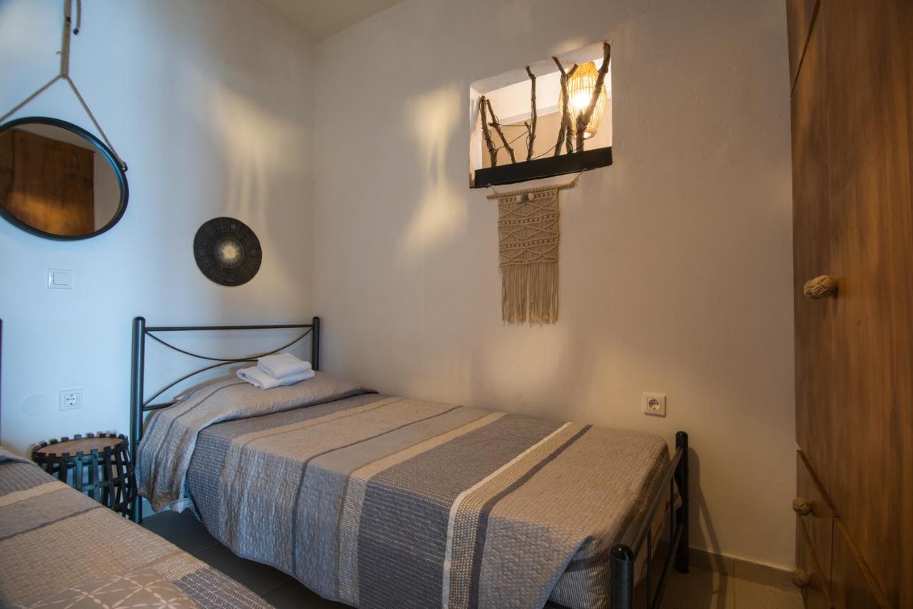 Chrisambelos Apartments Istron Екстериор снимка